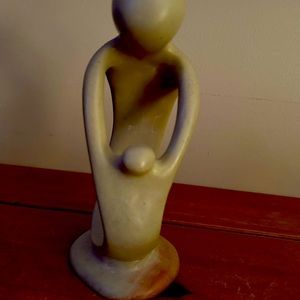 Statue - Mother and child